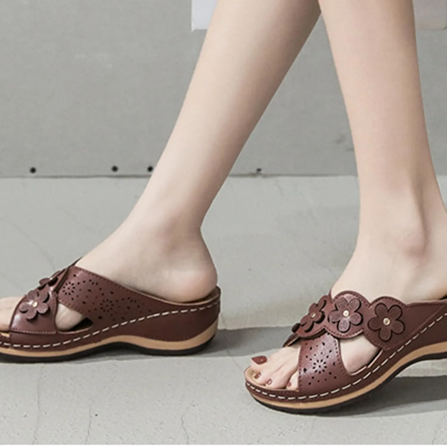 Women's Slippers Summer Orthopedic Wedge Sandals with Arch Support Fashion Cross Belt Flowers Walking Slippers Comfort Soft Cushion Walking Shower Shoes Casual & Dressy Summer Shoes